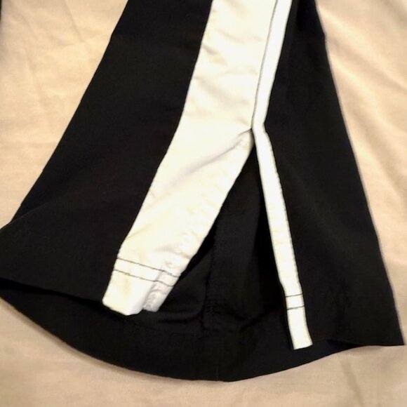 Nike Women's Capri-Length Unlined Joggers - Picture 6 of 10